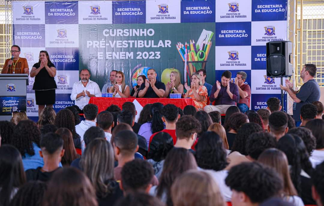 <strong>Prefeito Marcos Tonho participa de Aula inaugural de cursinho pré-vestibular em Santana de Parnaíba</strong>