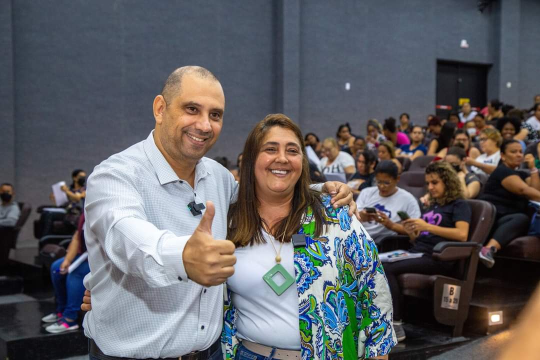 <strong>Prefeito Marcos Tonho participa de aula inaugural de curso de preparação para concurso público</strong>