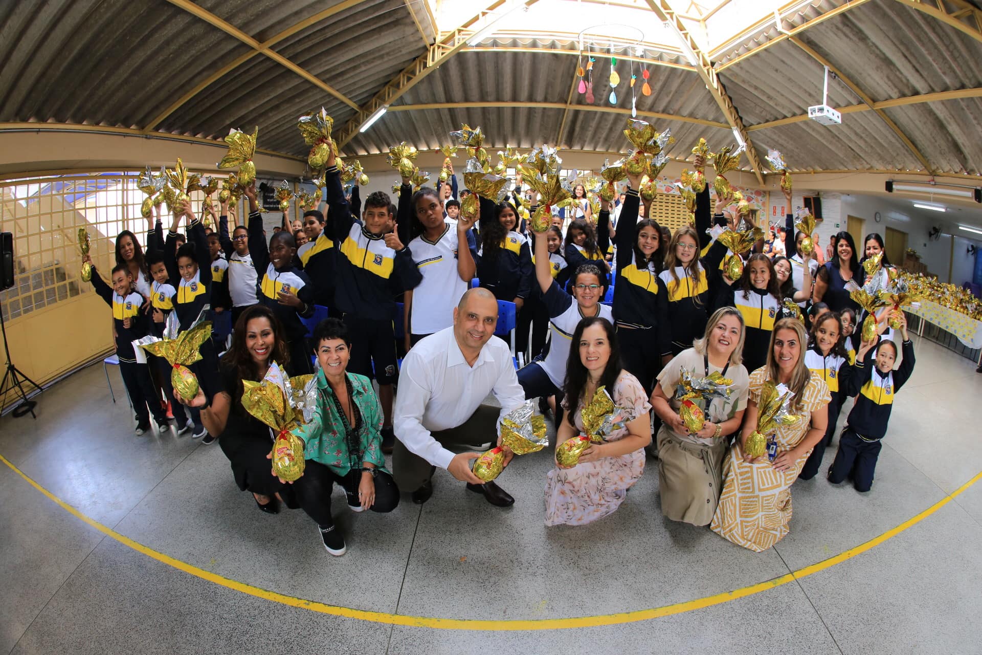 <strong>Prefeitura de Santana de Parnaíba distribui 32 mil ovos de páscoa para alunos da rede municipal</strong>