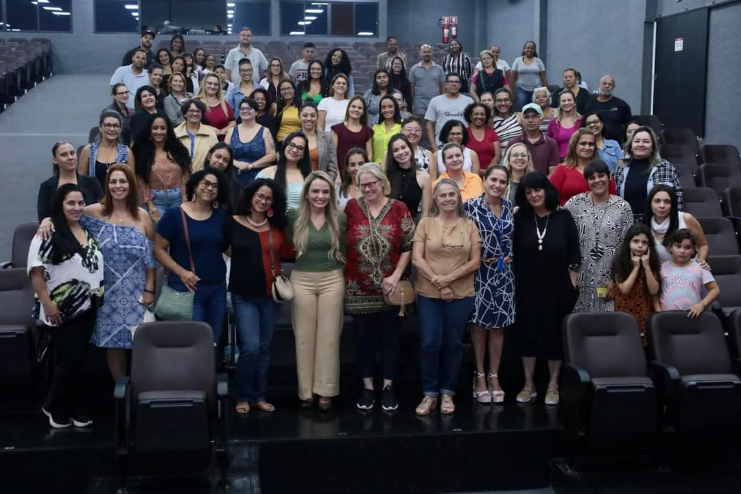 Empreendedoras da Feira da Mulher de Santana de Parnaíba participam de encontro de preparação da Arena de Eventos