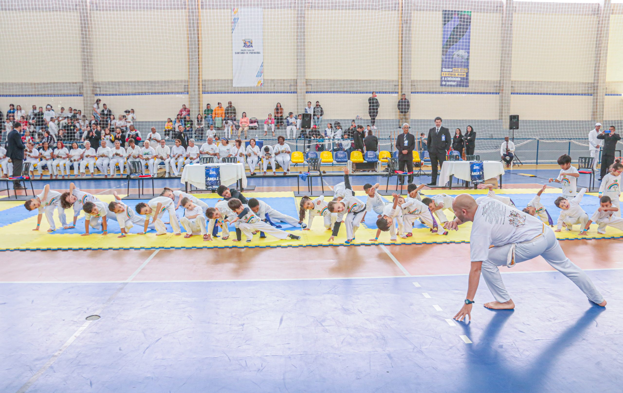 Festival de Capoeira em Santana de Parnaíba reúne alunos no Complexo Esportivo Central da cidade 