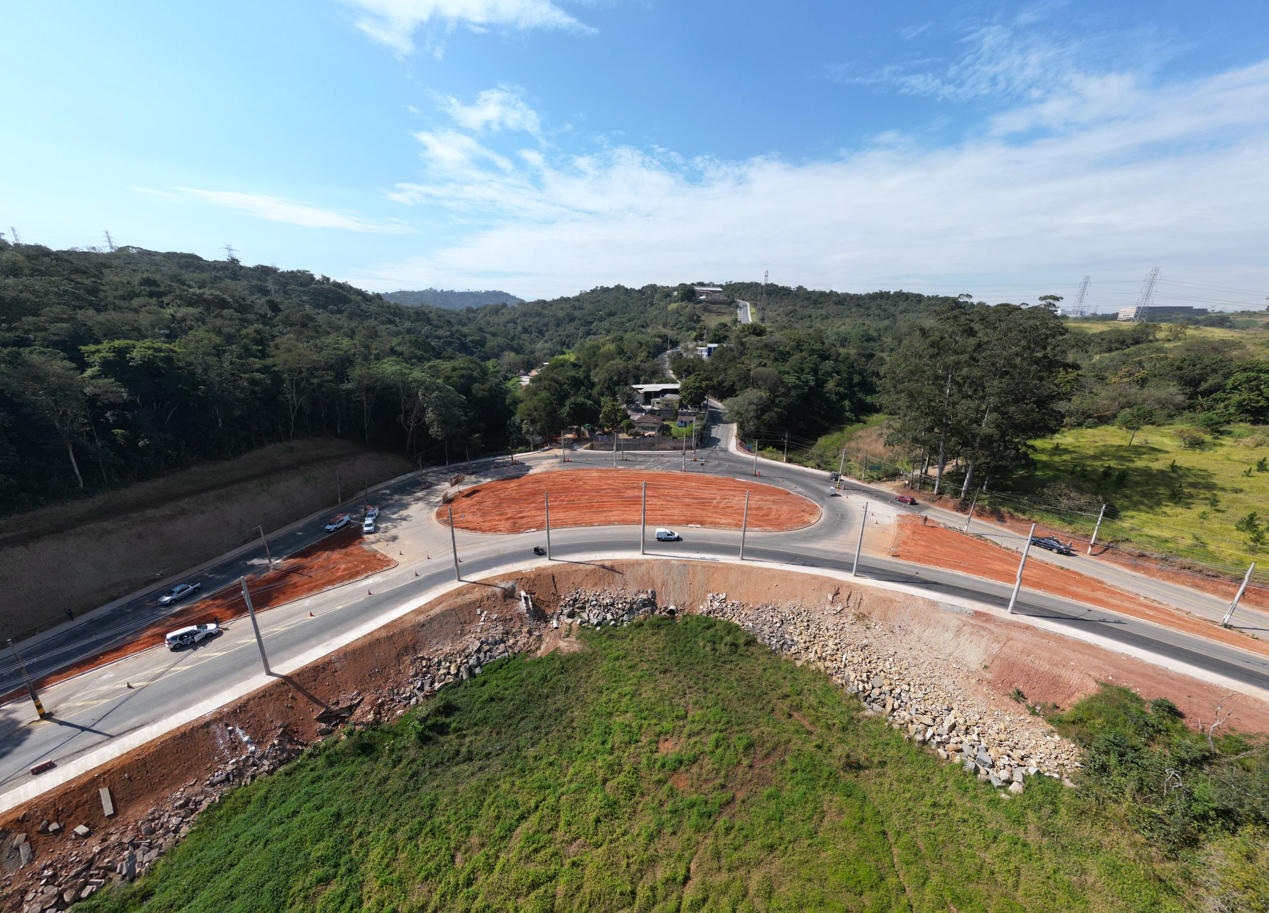 Santana de Parnaíba realiza a obra da Estrada Bela Vista pensando em um futuro com mais mobilidade e segurança para os usuários