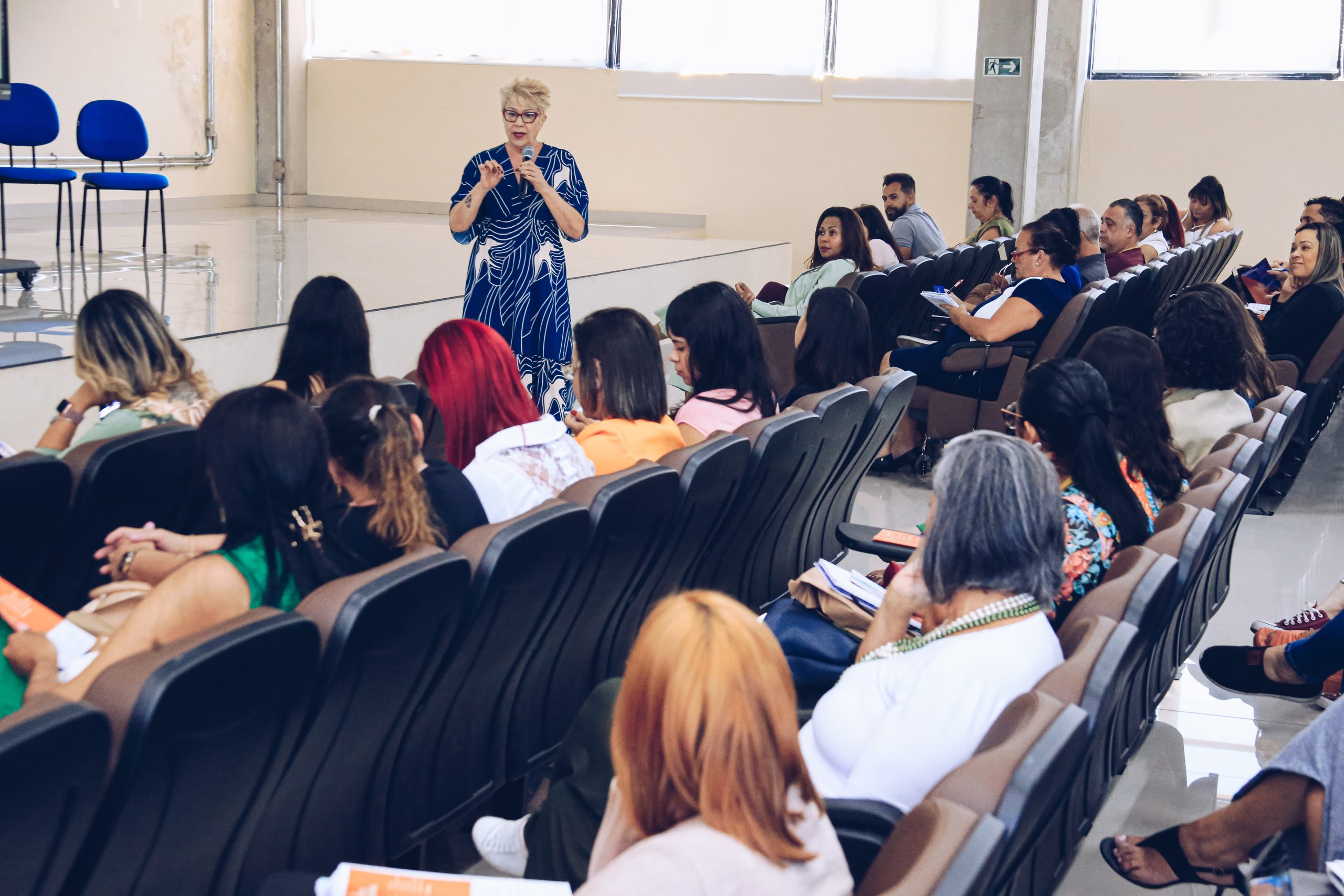 Santana de Parnaíba promove palestra de Educação Inclusiva com a mestre Wania Boer