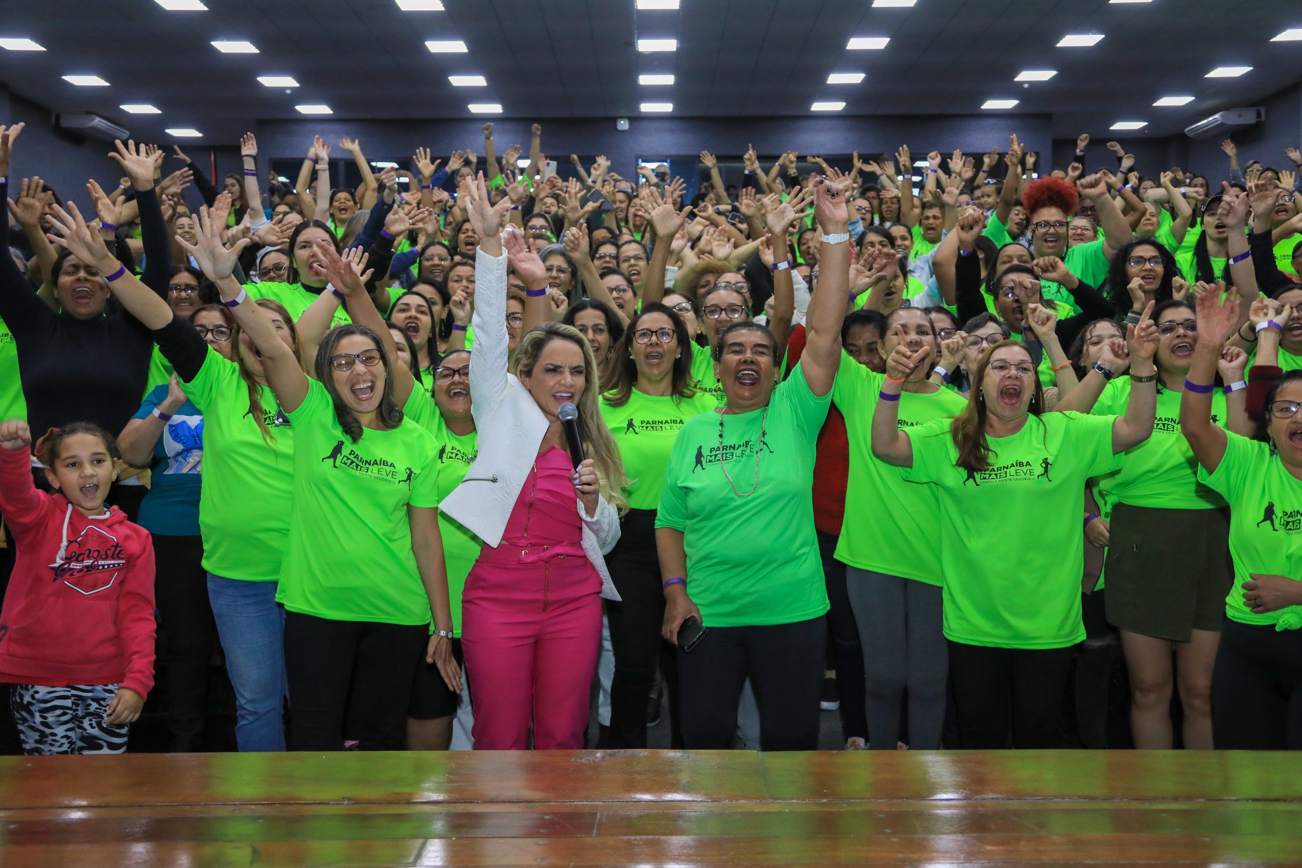 Mulheres do Parnaíba Mais Leve recebem treinamento sobre raízes emocionais 