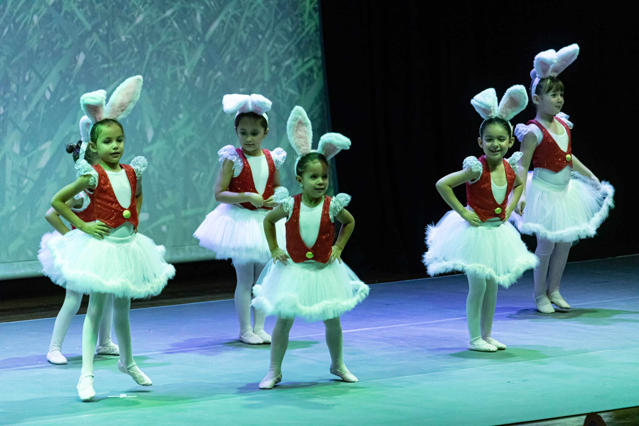 8ª Mostra Parnaíba de Artes Visuais e espetáculo de dança encantam público na Arena de Eventos 