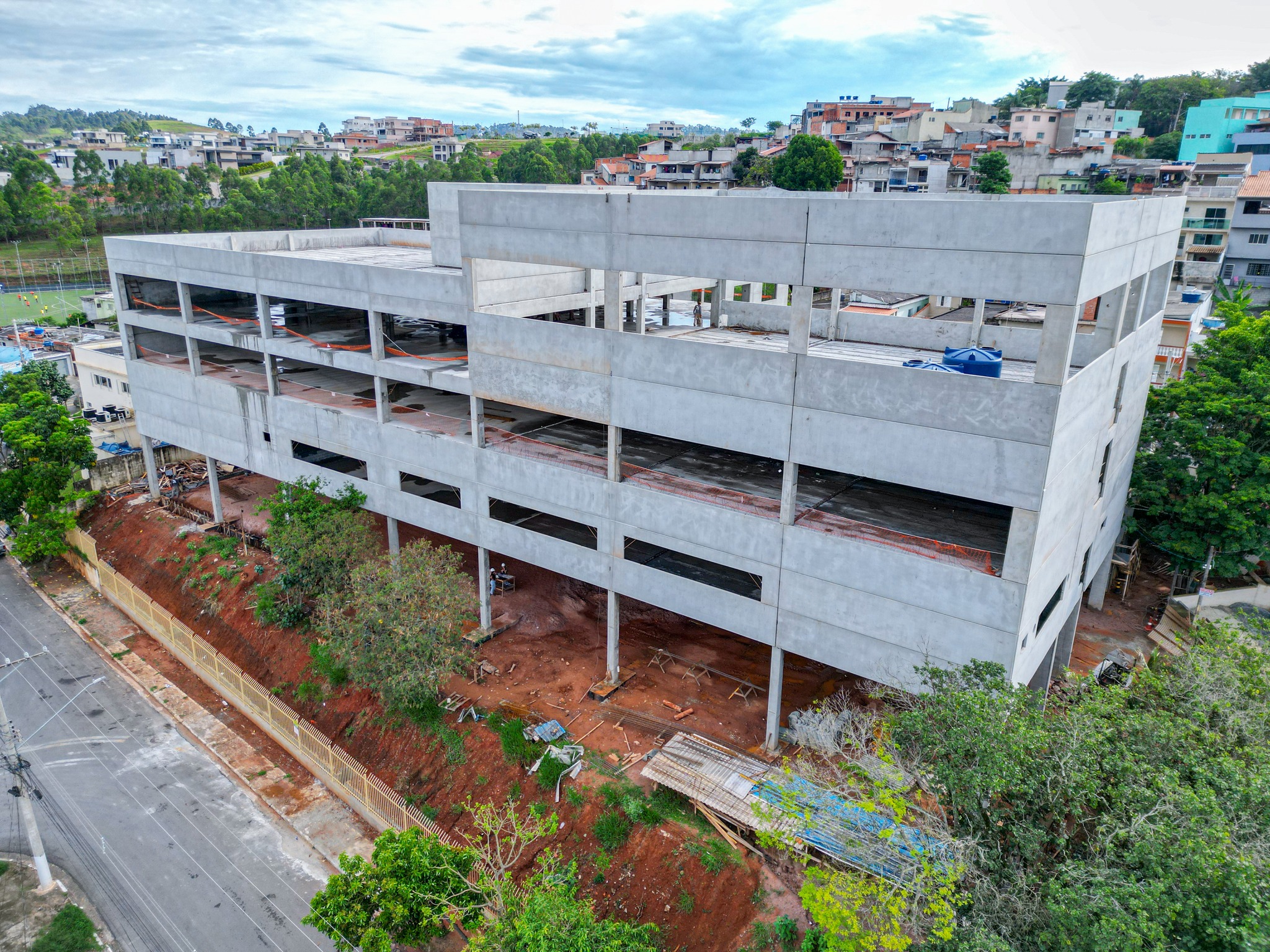 Construção do Colégio Sete Anões em Santana de Parnaíba está com 50% das obras concluídas 