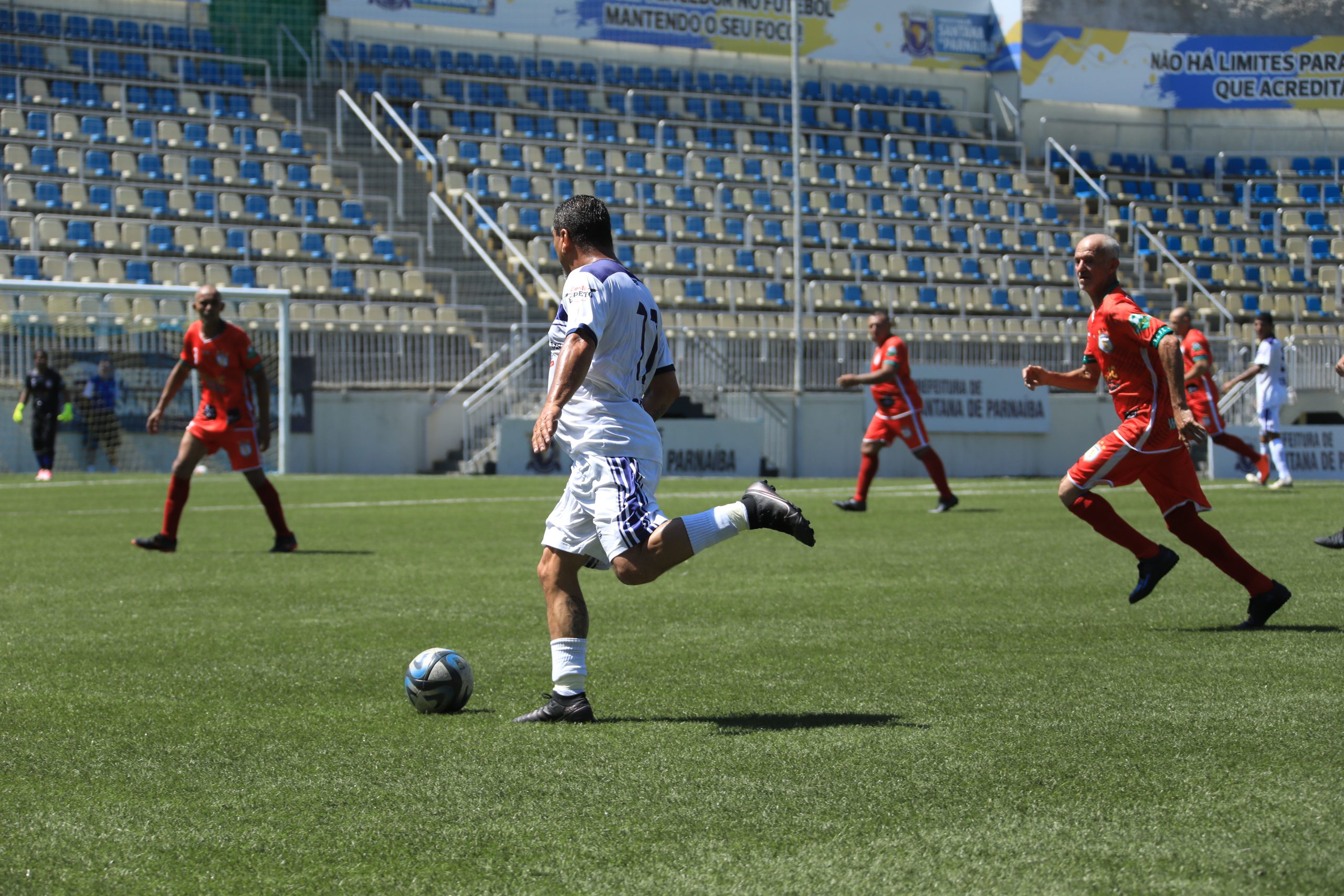 Encerramento dos campeonatos de futebol proporciona alegria aos parnaibanos