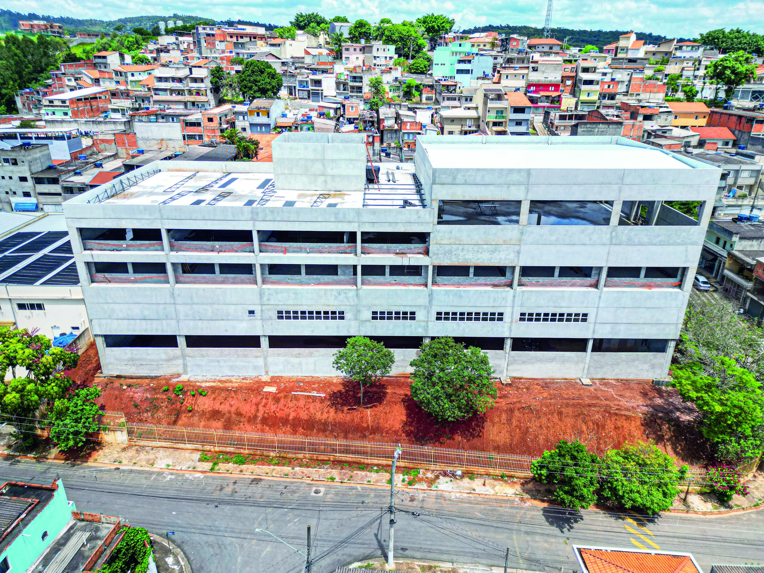 Construções de novos colégios em Santana de Parnaíba ampliarão número de vagas escolares por toda a cidade