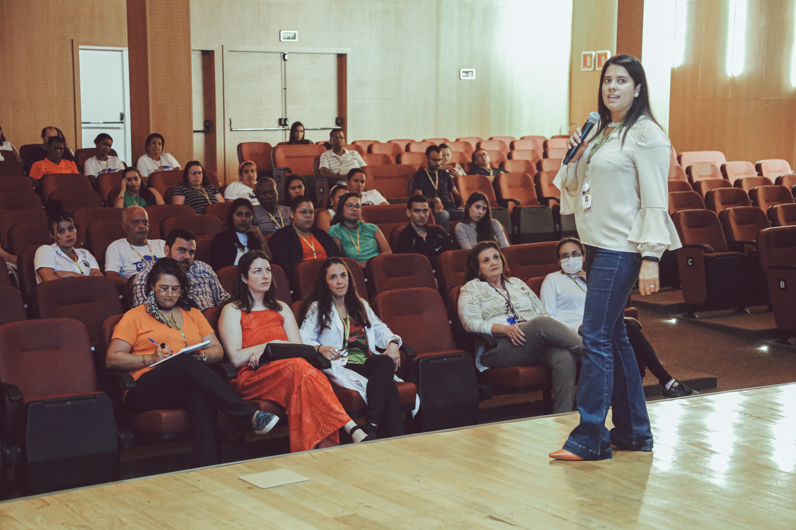 Prefeitura de Santana de Parnaíba realiza palestra sobre ISTs no auditório do CAB 