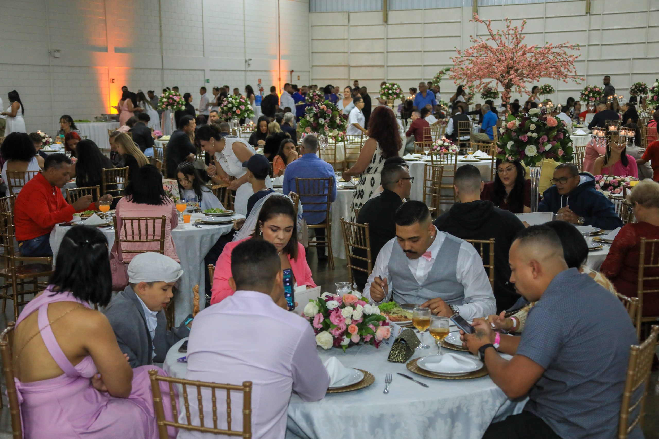 Casamento Comunitário: Prefeitura de Santana de Parnaíba oficializa união de 87 casais com grande festa