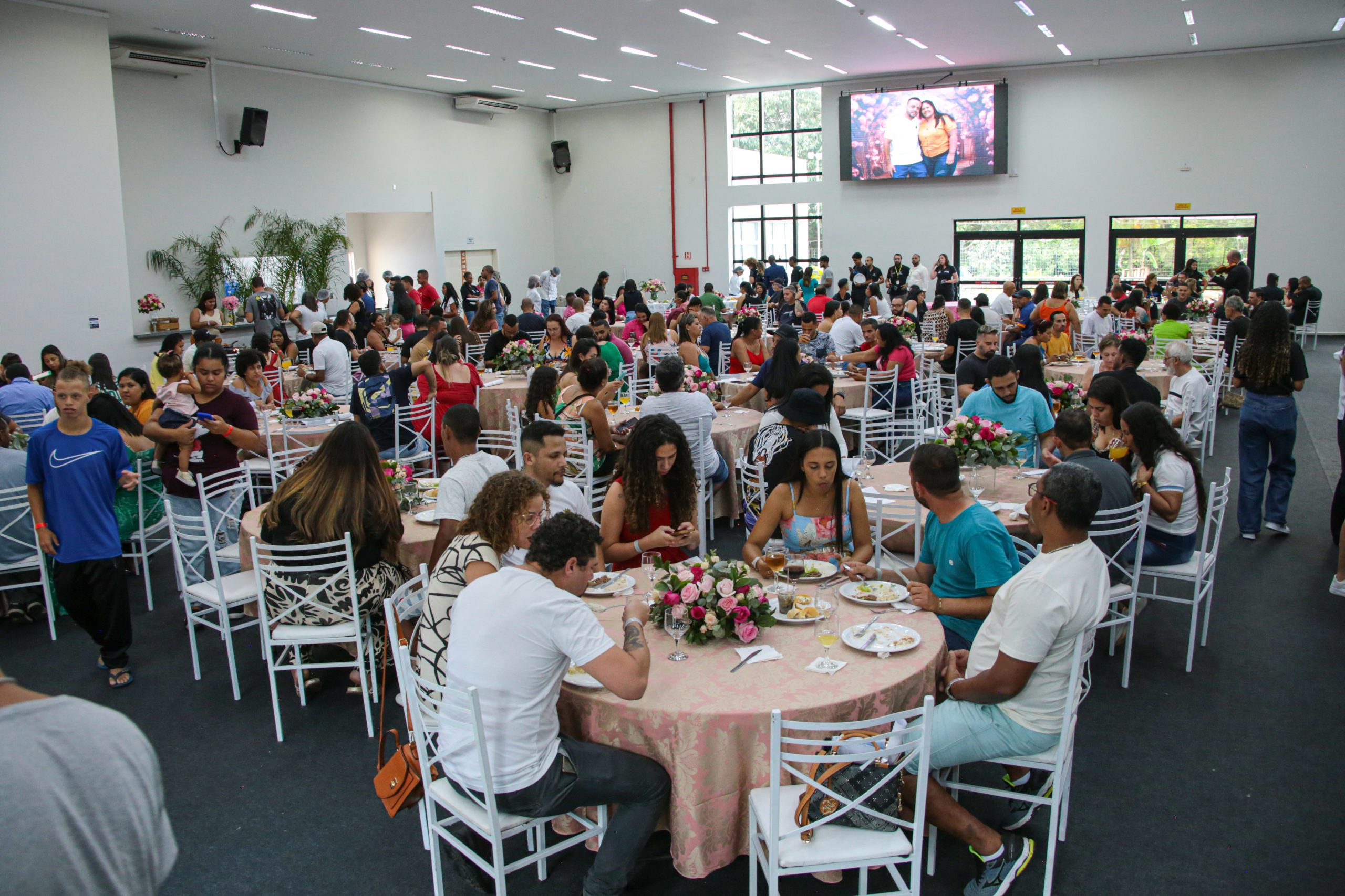 Casais do Casamento Comunitário de Santana de Parnaíba recebem o “Dia Forever”