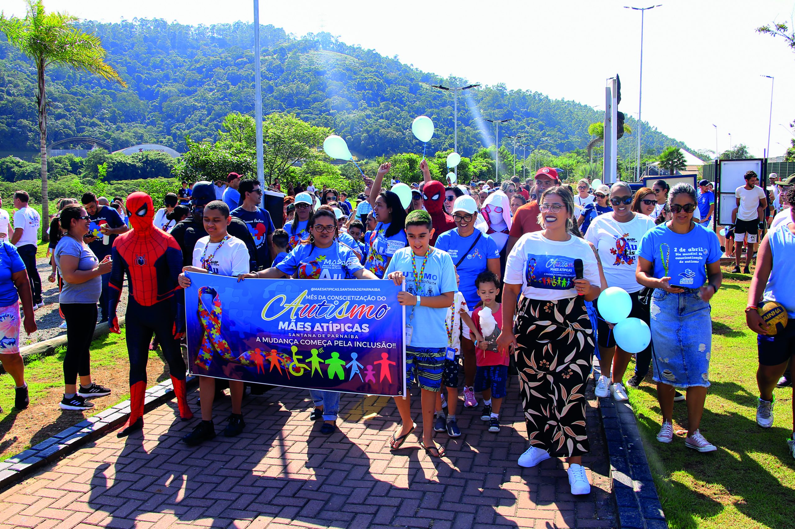 1ª Caminhada de Conscientização do Autismo reúne centenas de pessoas em Santana de Parnaíba 