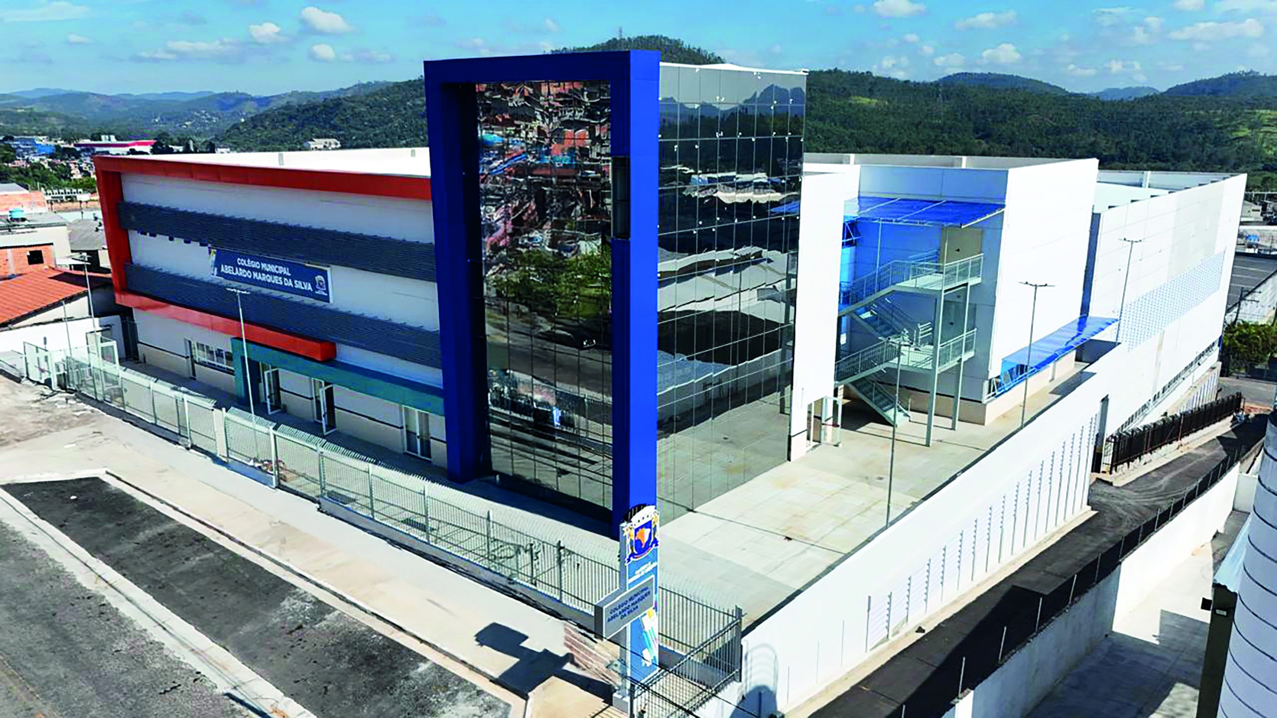 Prefeitura de Santana de Parnaíba inaugura colégio de primeiro mundo no início do ano letivo de 2025