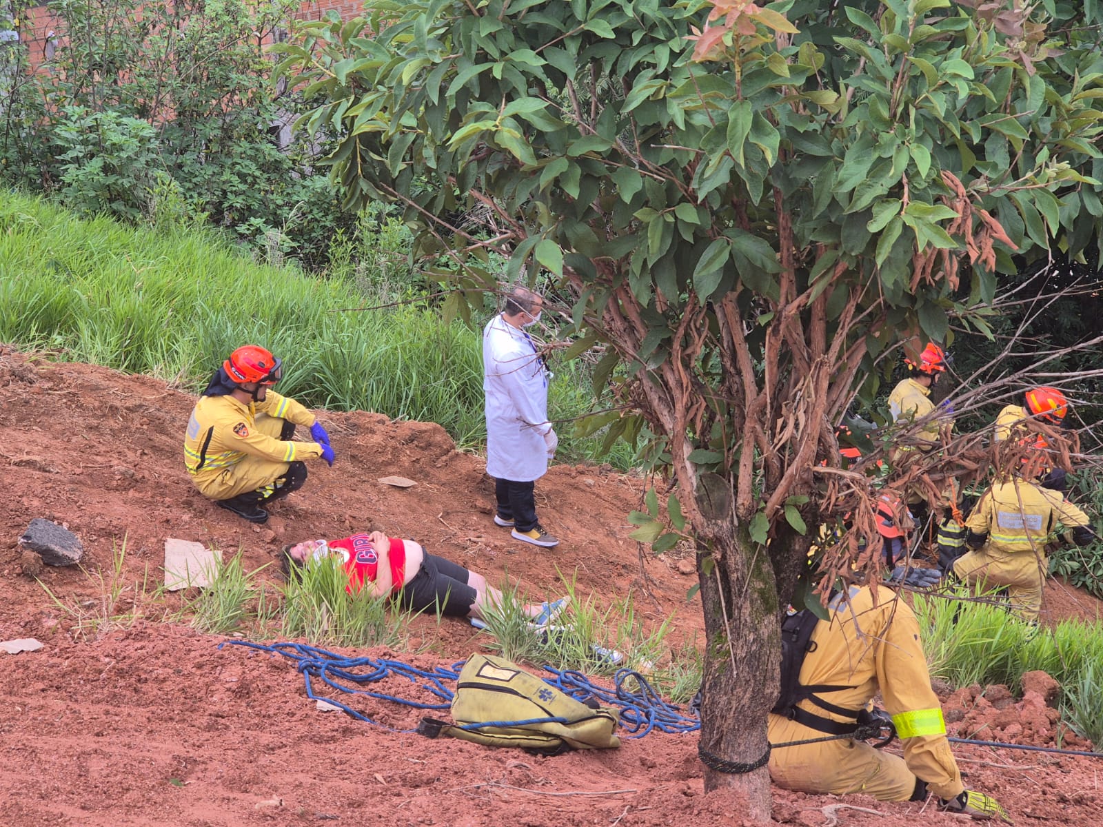 Defesa Civil de Santana de Parnaíba participa de simulado de deslizamento de terra