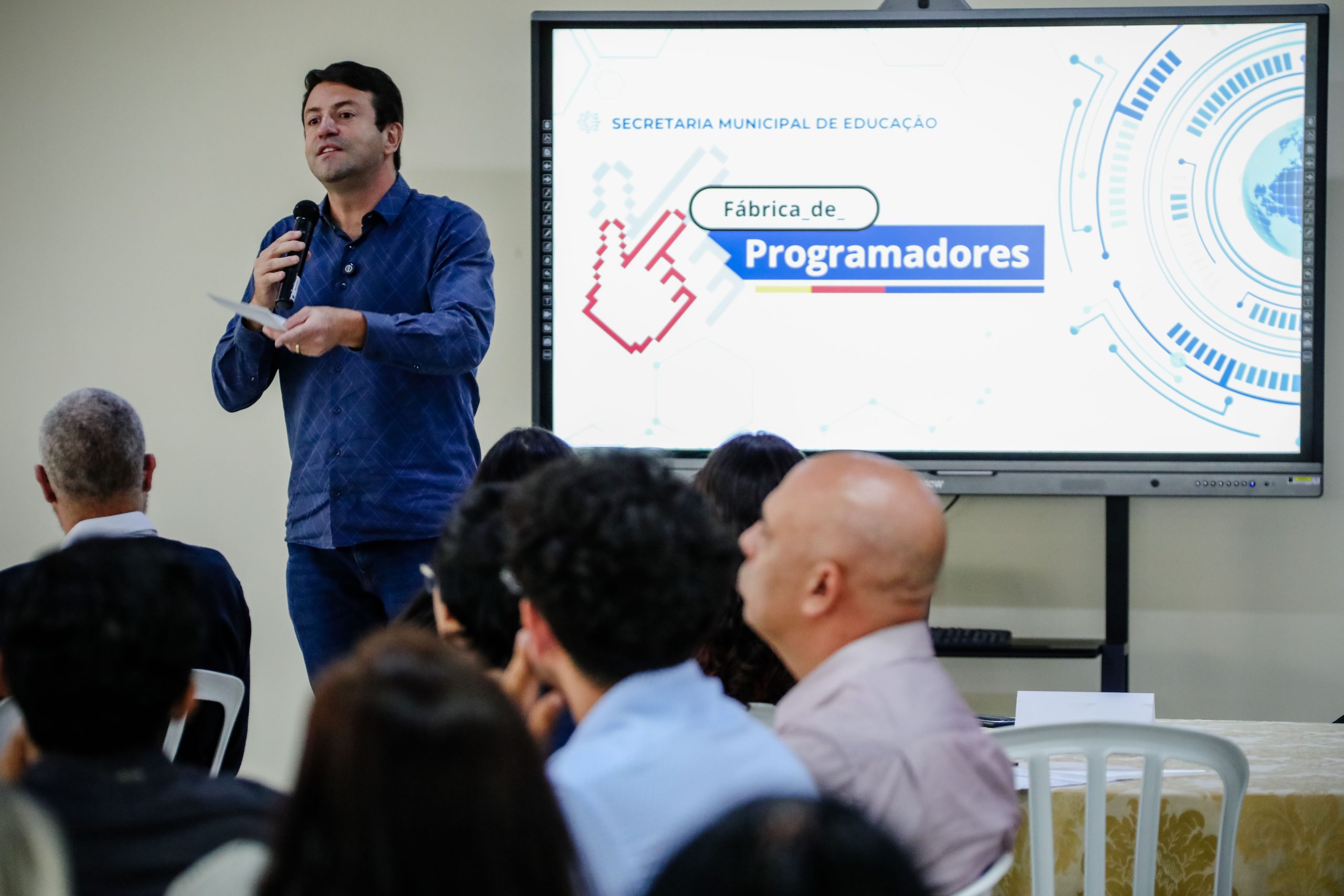 Prefeitura de Santana de Parnaíba promove reunião para apresentar a Fábrica de Programadores
