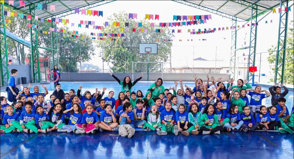 Alunos da EMEF Oscar Pennacino  em Osasco aproveitam o projeto Férias na Escola