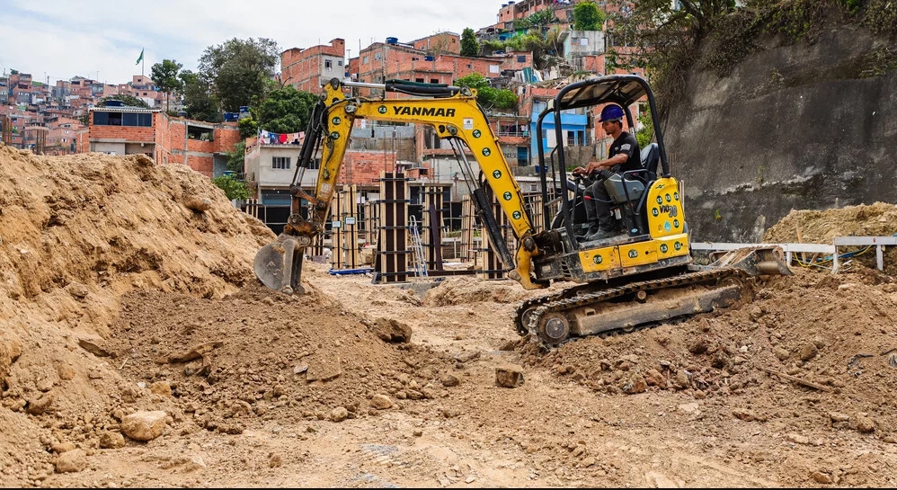 Prefeito de Osasco acompanha obras da nova creche no Portal D’Oeste